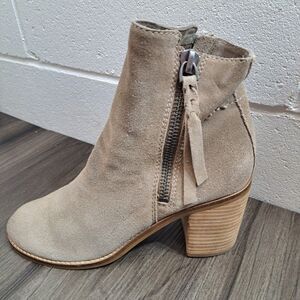 Dolce Vita Western Boots, Gray Ankle Suede Booties 3.5" Heel Women's Size 9.5M